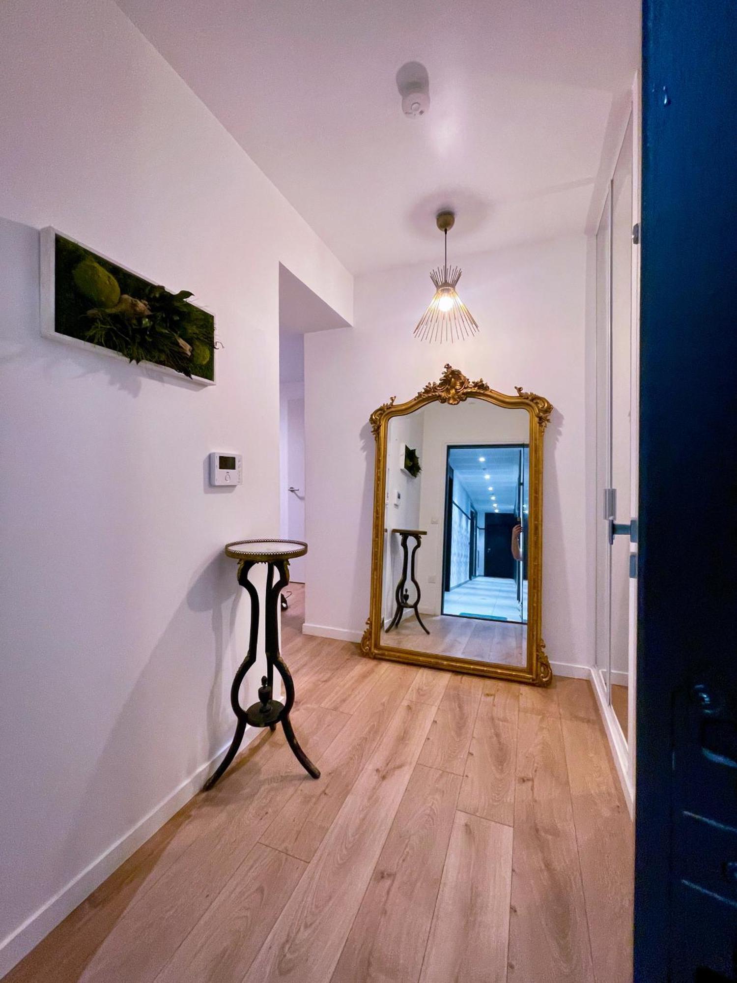 Grand Appartement Clichy Luaran gambar